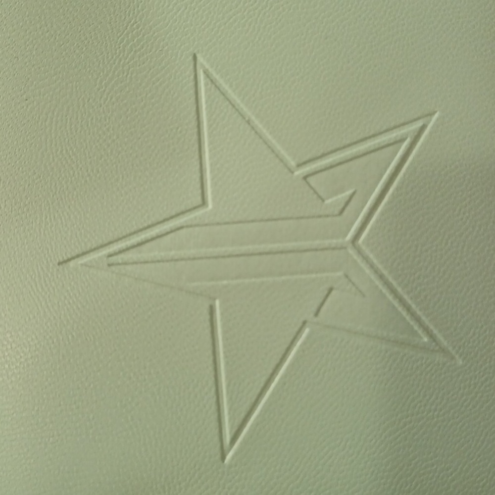Jeffree Star Extreme Frost Highlighter - Picture 4 of 7